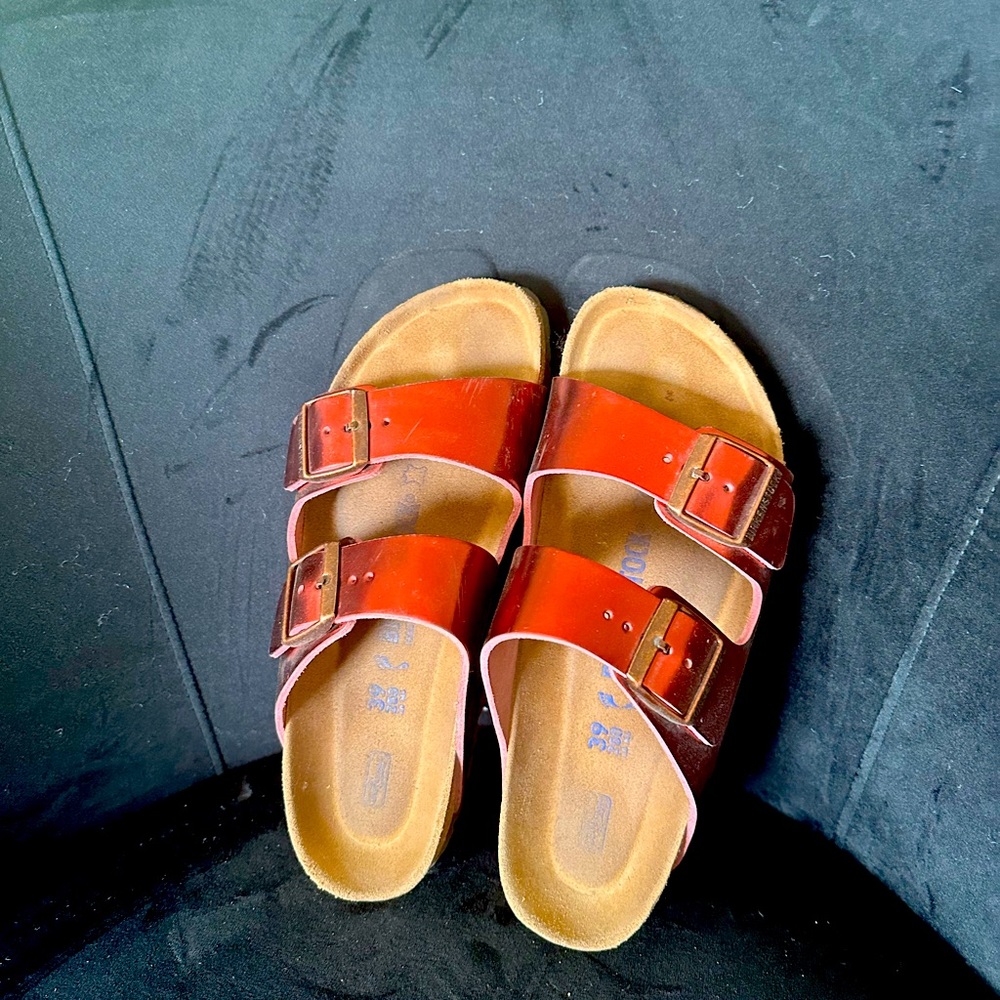 BIRKENSTOCK Sandals in shiny red. Size 8.5